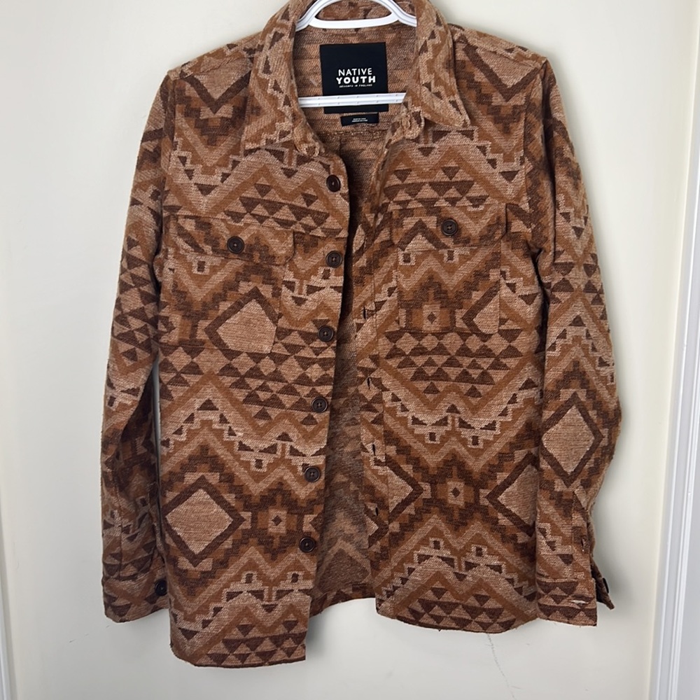 Native Youth Aztec Pattern Shacket Size Small - Picture 2 of 9